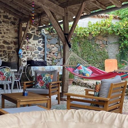 Maison La Roche Chambre D'Hotes Le Vigeant Экстерьер фото