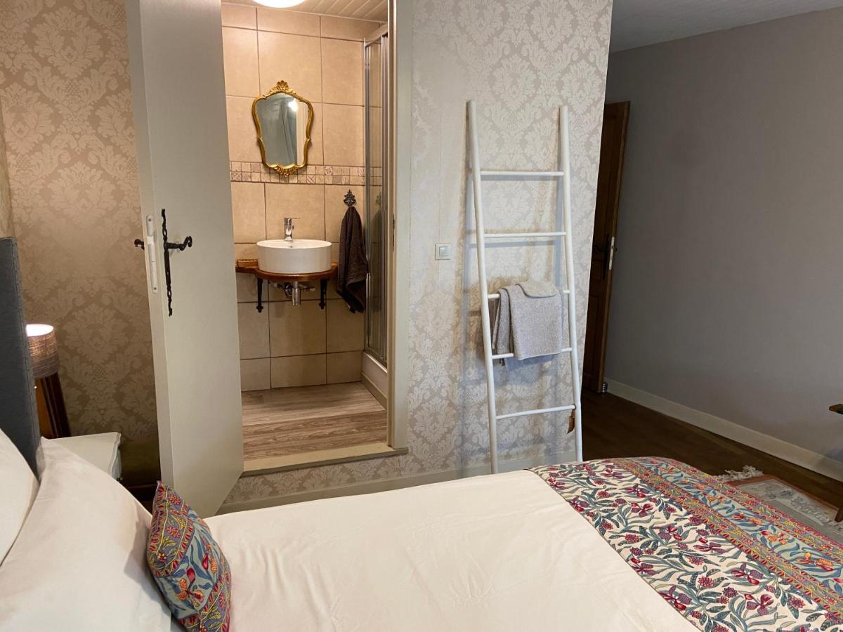 Maison La Roche Chambre D'Hotes Le Vigeant Экстерьер фото